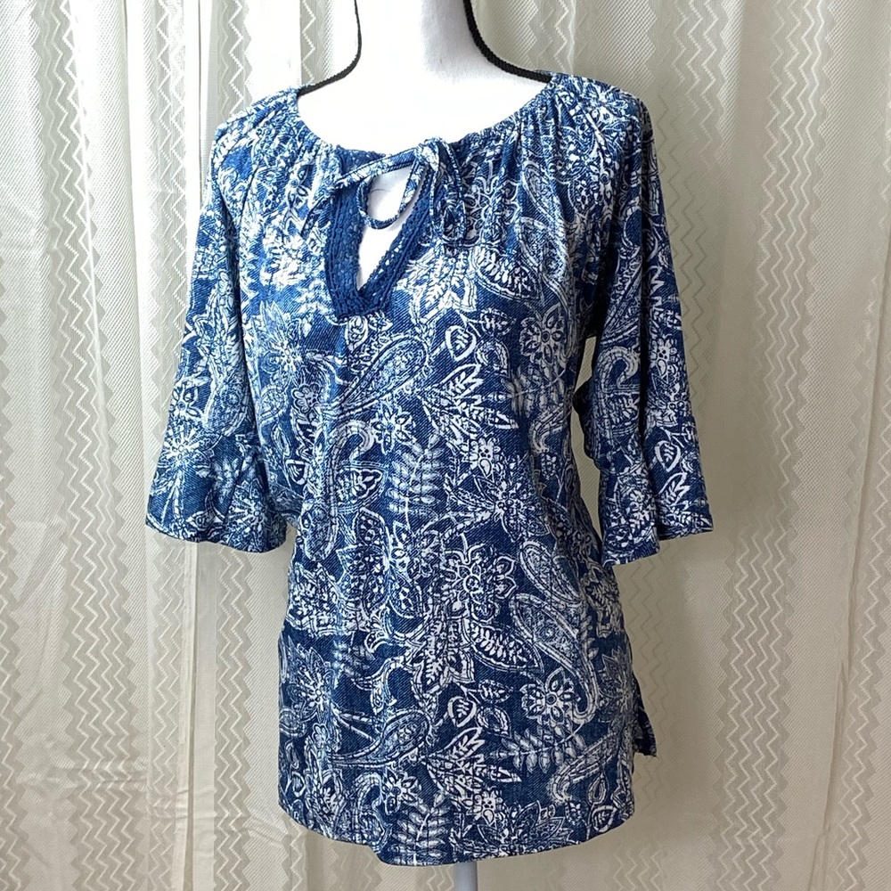 NWOT Avenue Women’s Blue White Boho Top 18/20